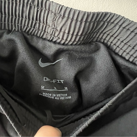 Nike Drifit Black Running Shorts Size Medium - Picture 2 of 4